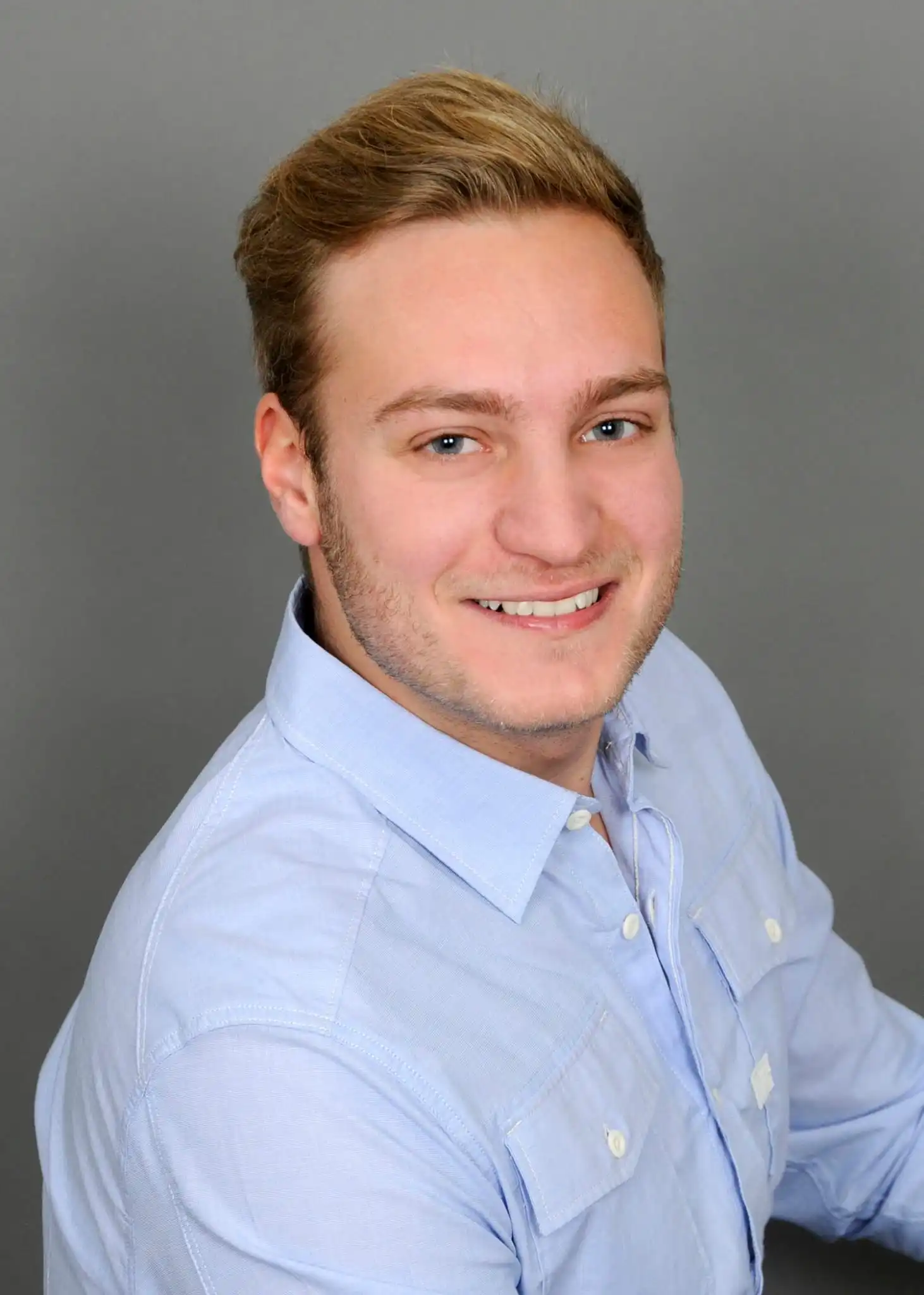 Professional portrait of Lukas Mecking